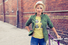 Women's Softstyle Graphic Tee, How to Wear a Mask